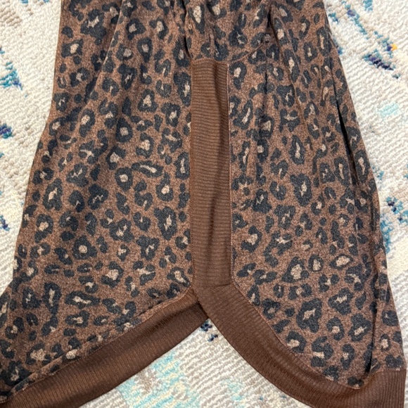 New with tags animal leopard print ladies women 3/4 sleeve blouse top shirt sz S - Picture 8 of 9